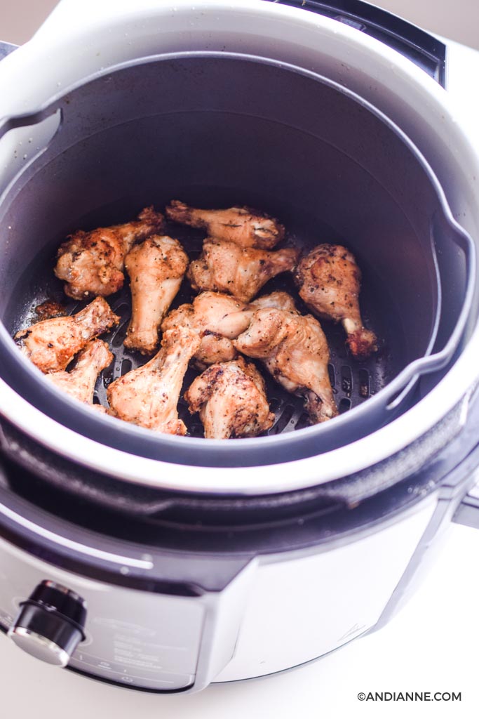 chicken drumettes cooking in ninja foodi deluxe air fryer