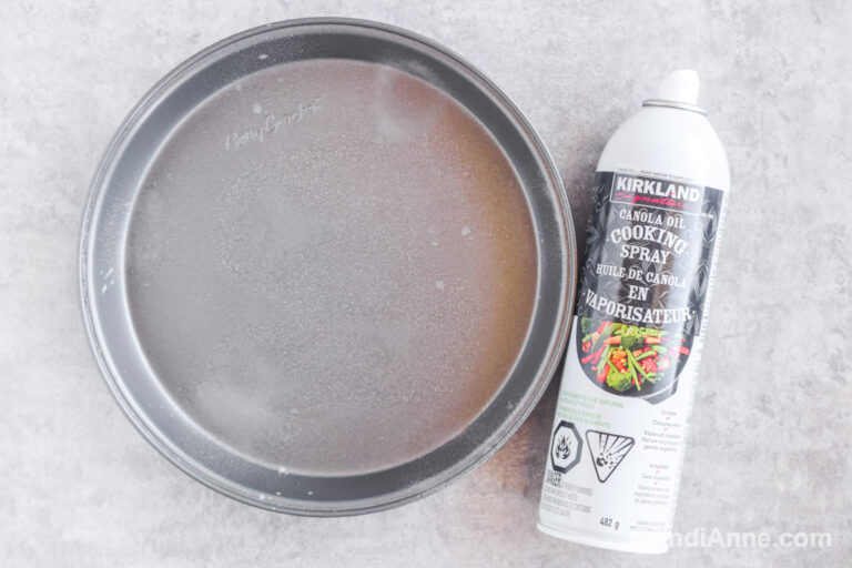 Pie pan and cooking spray.